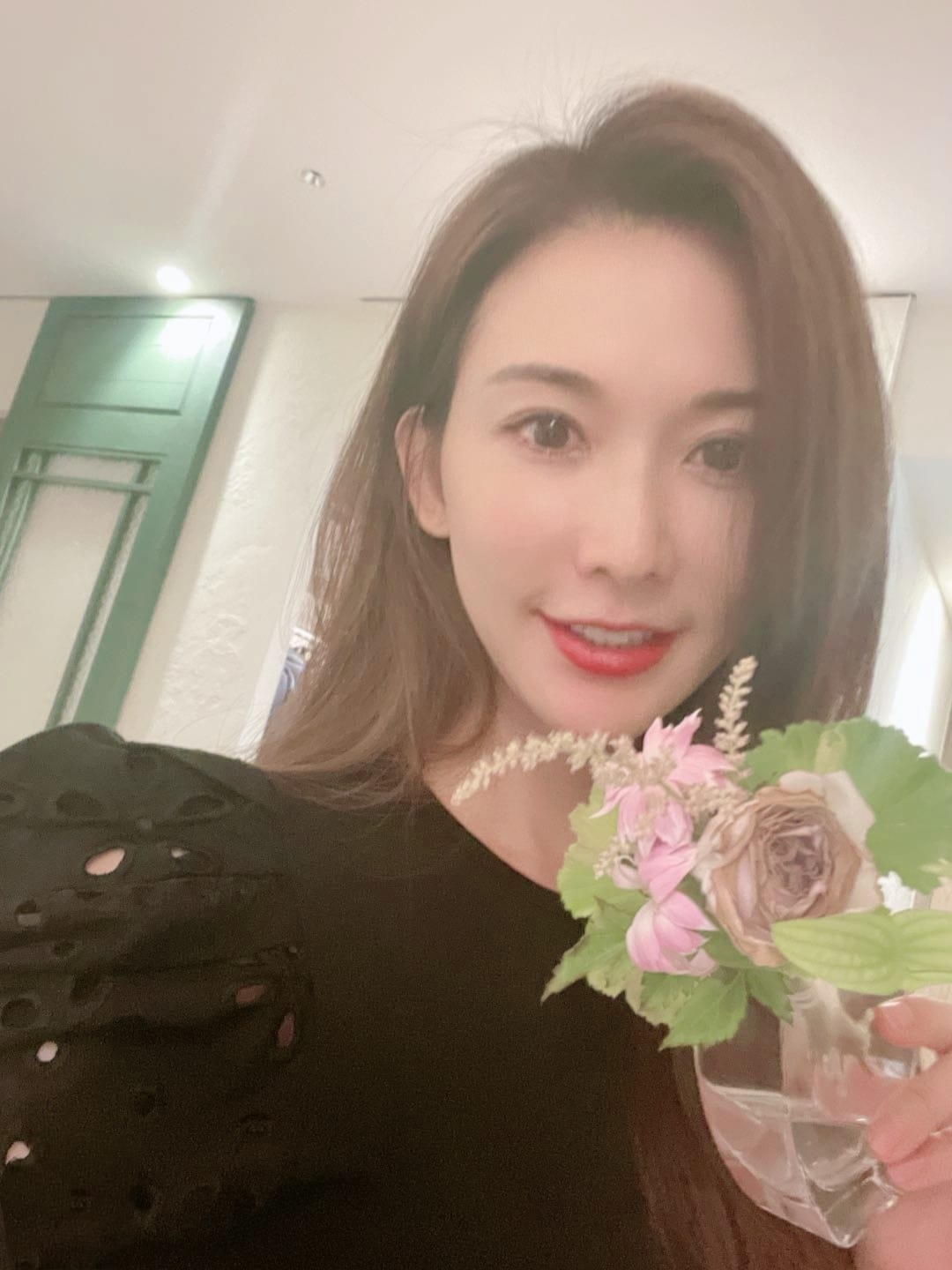 林志玲於三週年當天分享一家三口照片