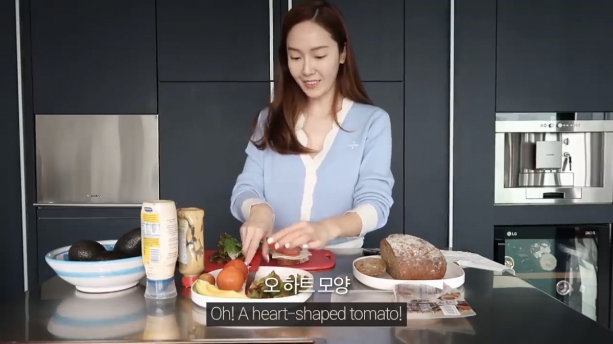 火雞肉酪梨黑麥三明治