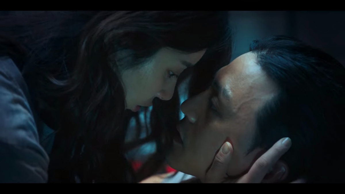 兩人的火辣床戲掀熱議