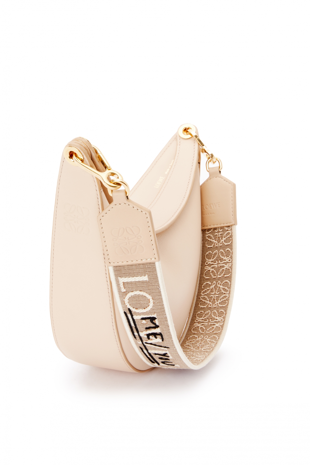 LOEWE Luna 米白色緞面小牛皮肩背提包，NT$80,000