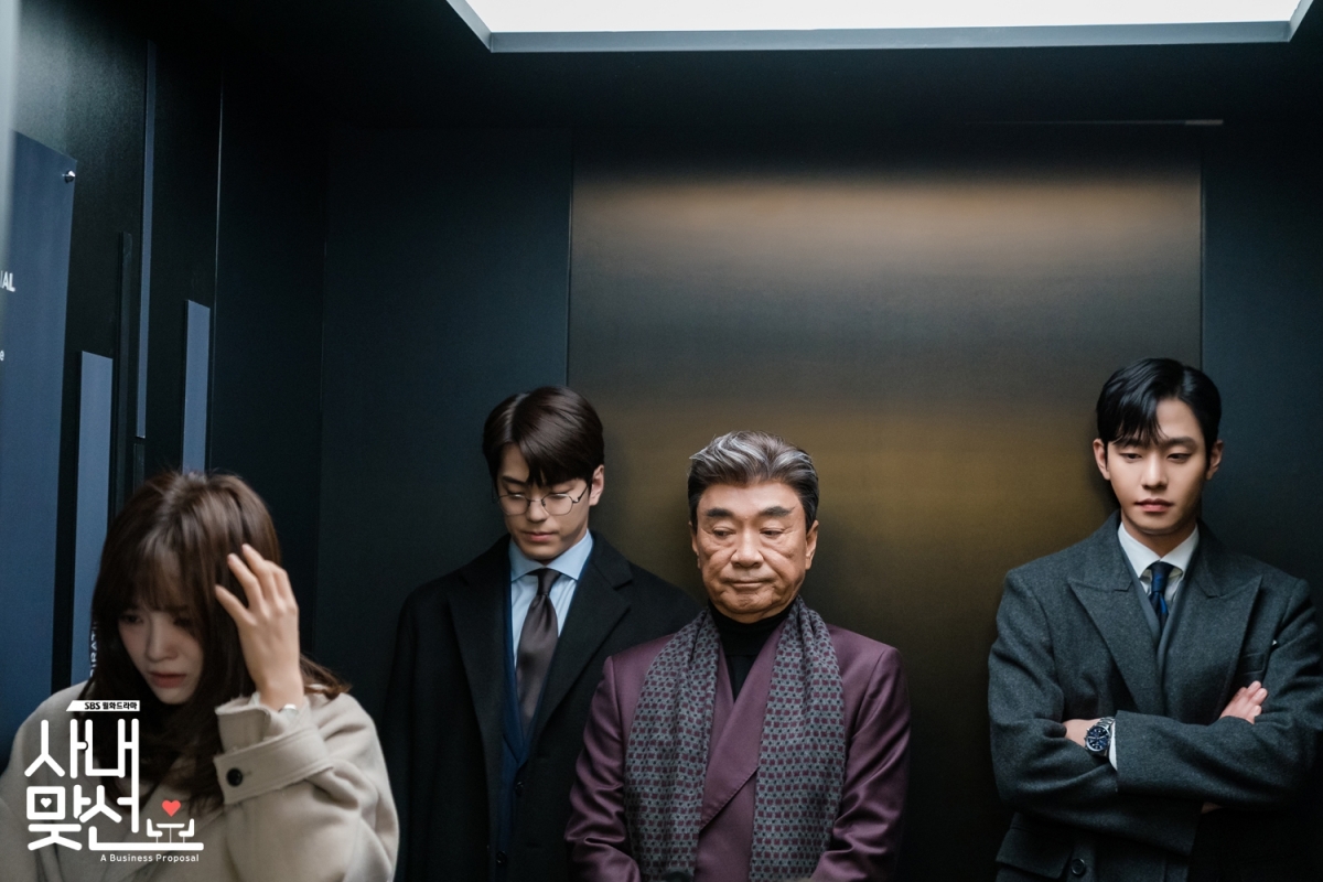 「爺爺」與金世正在劇裡諜對諜樣子受不少觀眾喜愛