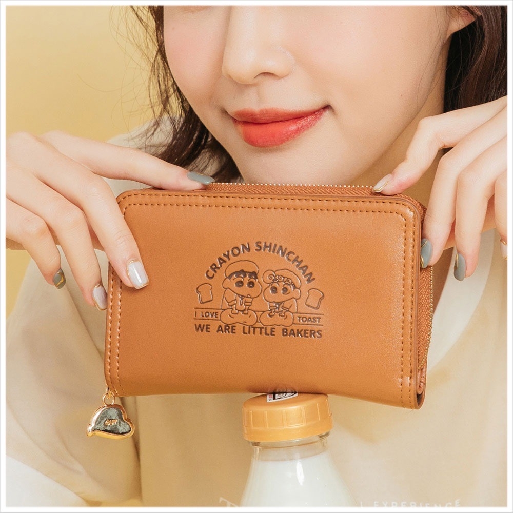 中夾上也有超可愛小新LOGO