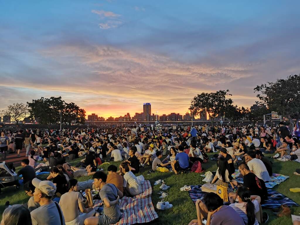 大稻埕情人節活動常吸引許多人潮