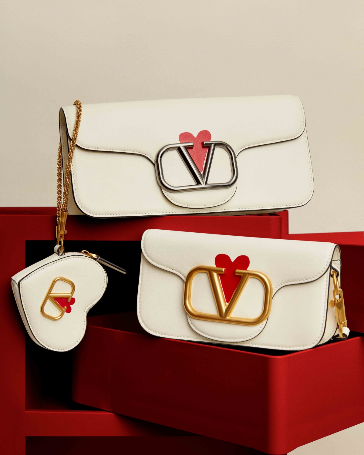 Valentino Garavani CVD 2022 Crossbody Bag_NT$81,500 & Coin Purse，NT$25,000 & Mini Locò Bag ，NT$74,000