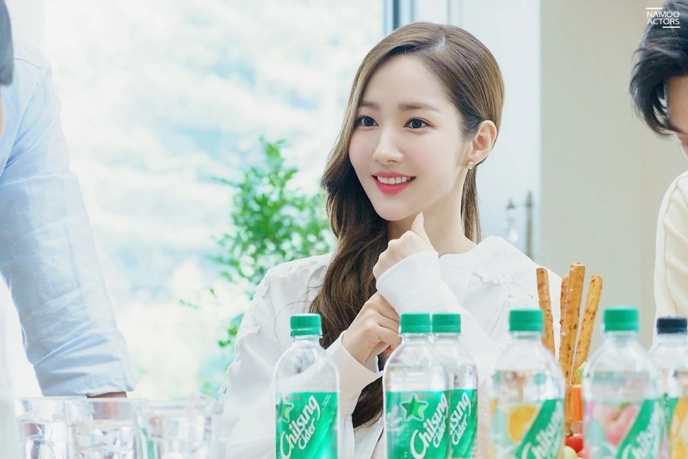 朴敏英汽水廣告花絮照