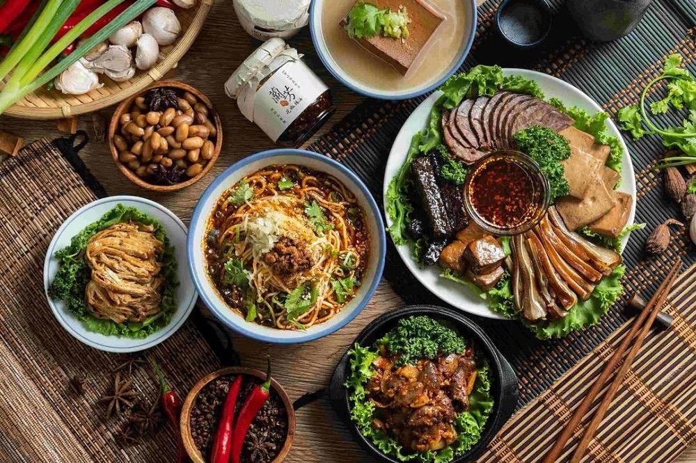 蘭方面館主打多種辣椒與香料製成的花椒麵