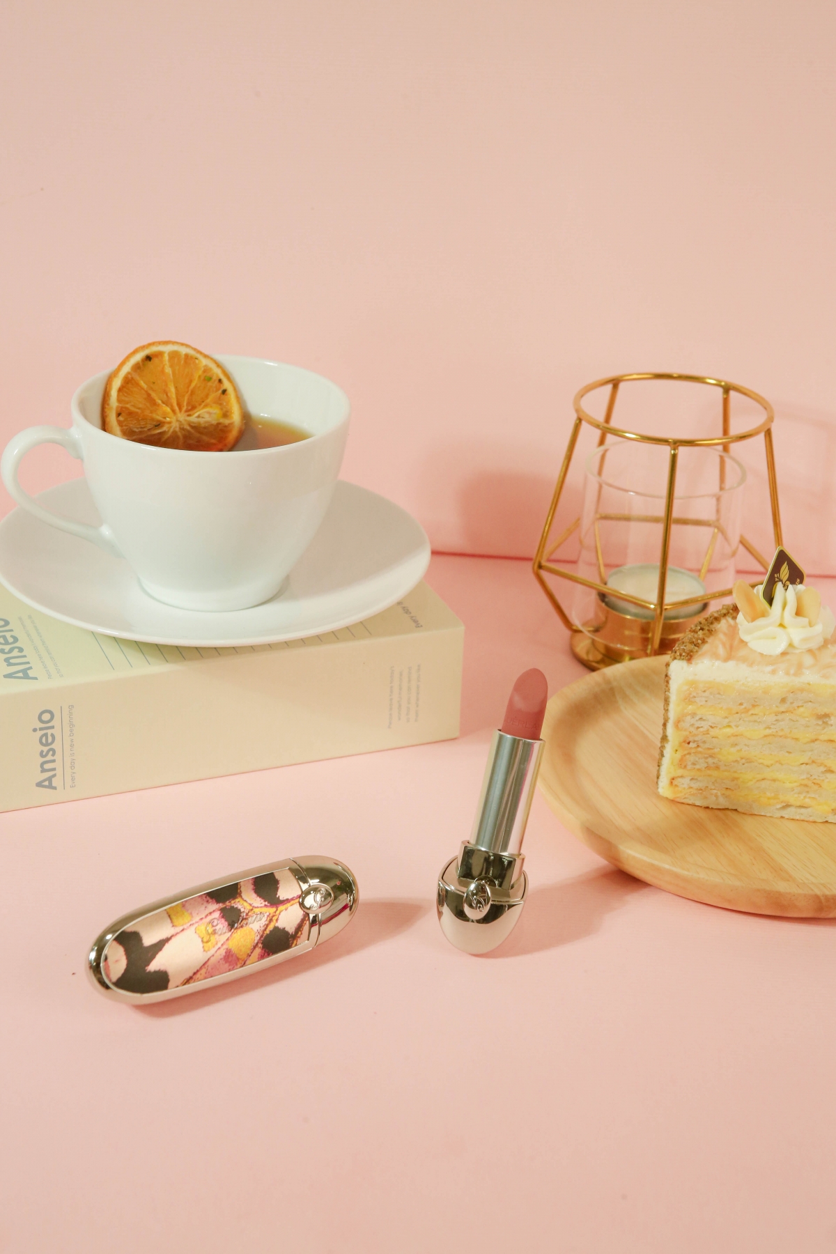 嬌蘭 紅寶之吻高訂金燦絲絨唇膏 #N°360 MILKY BEIGE 