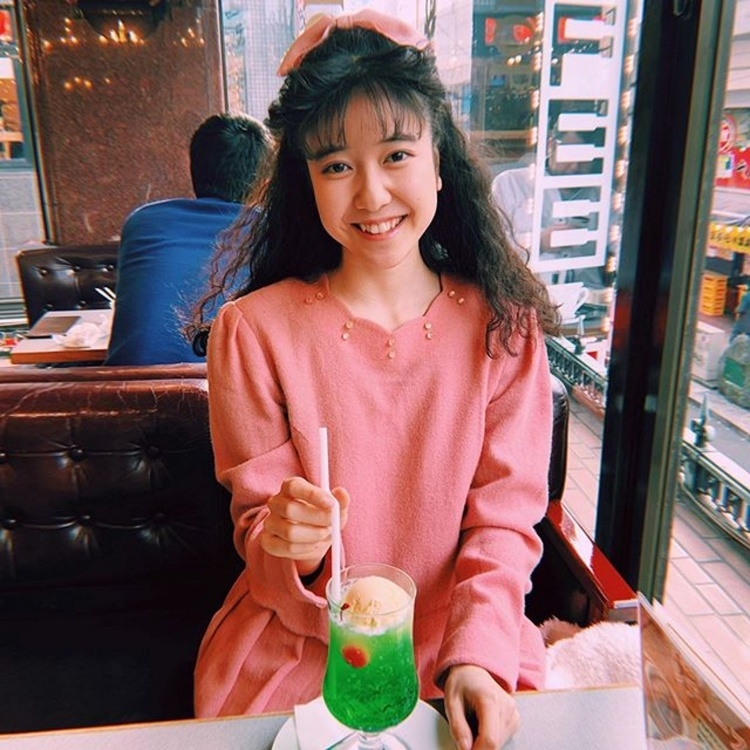 麻里的定番飲料是冰淇淋蘇打汽水