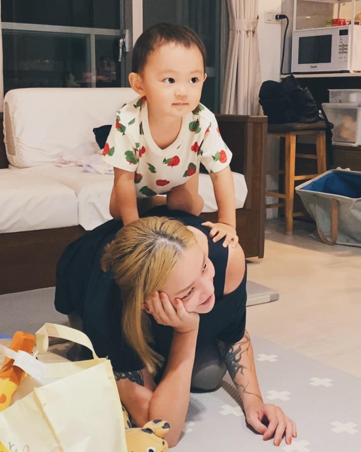 歐陽靖坦承離婚中