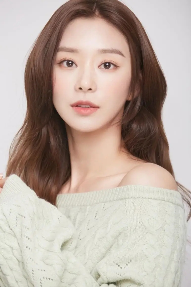 演員李主儐的實際年齡與身高引發熱議