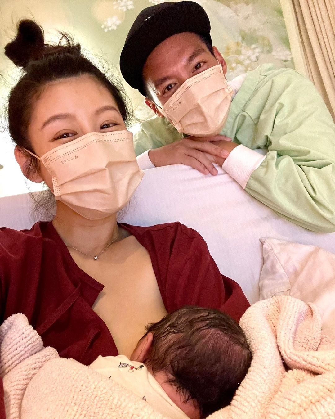 月初生下兒子「Liam」