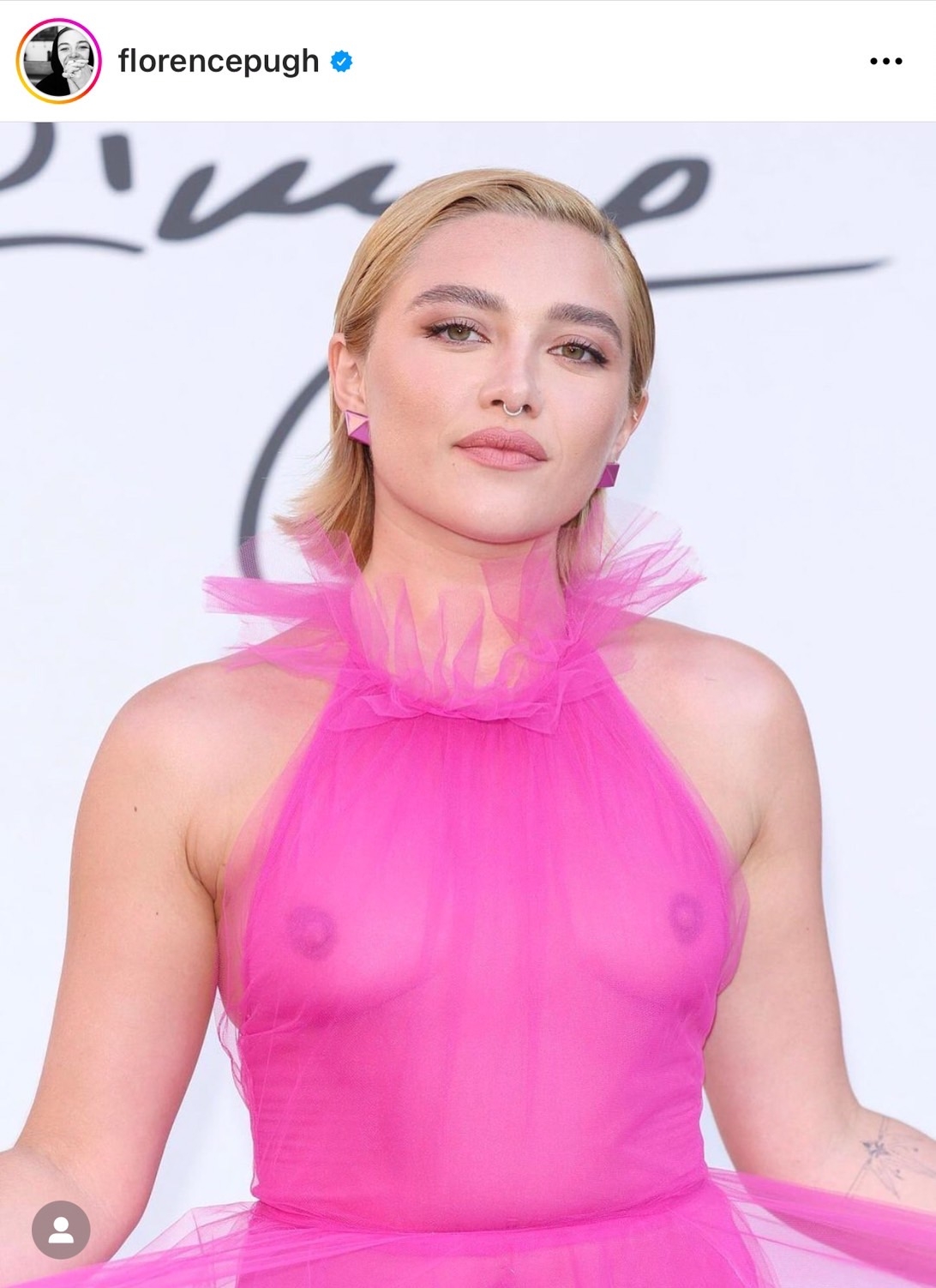 Florence Pugh自信自在