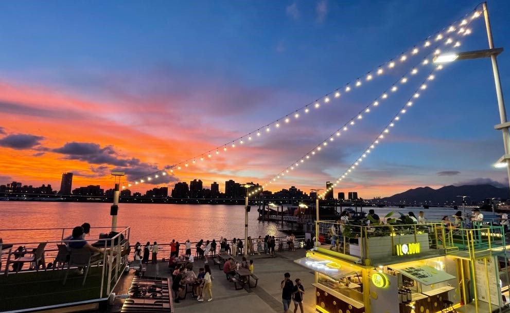 大稻埕的市集有許多人潮