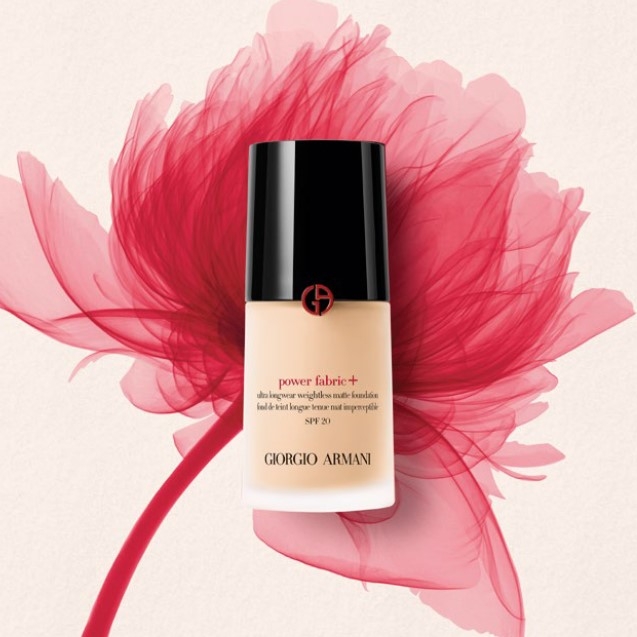 【超持妝絲絨水慕斯粉底】NT$2,500/30ML