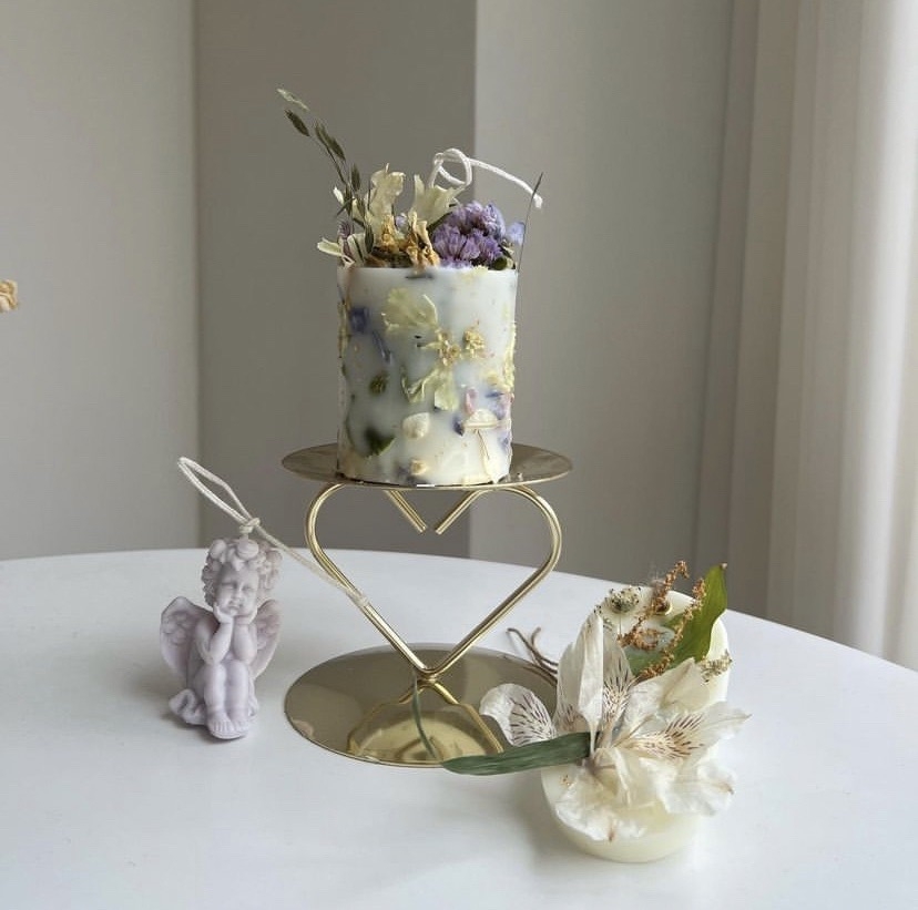 朴信惠與友人一起製作香氛蠟燭