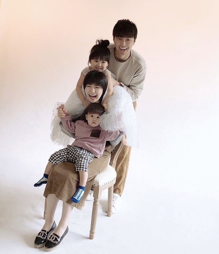 江宏傑、福原愛的家庭合照