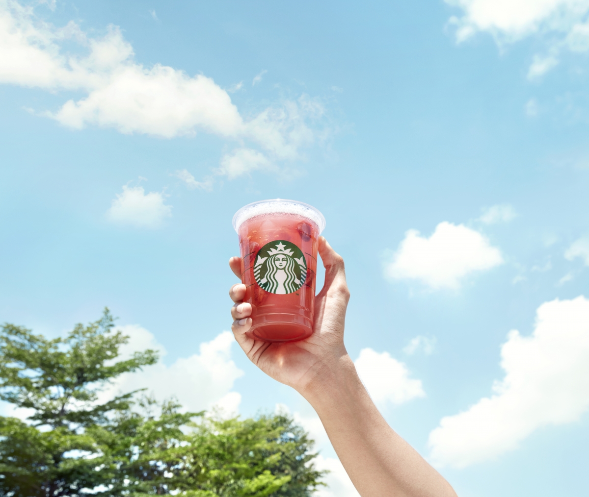 星巴克「草莓巴西莓檸檬風味星沁爽」