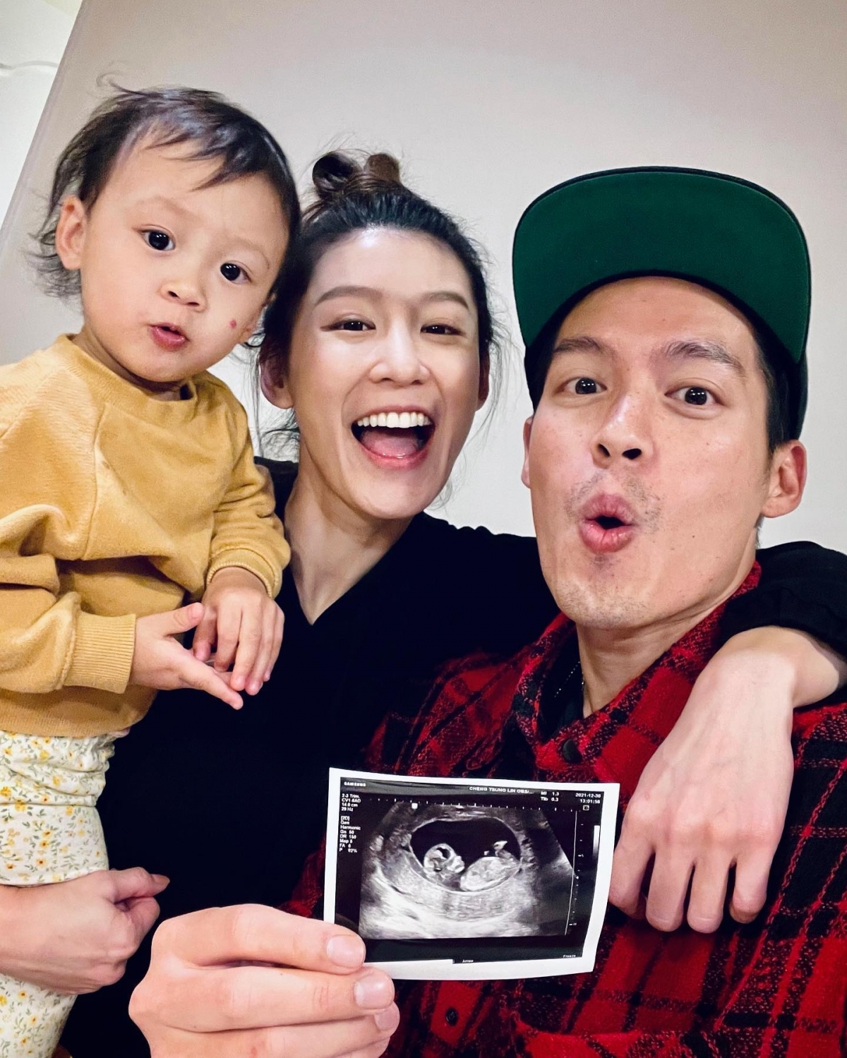 跨年夜宣布二寶的到來