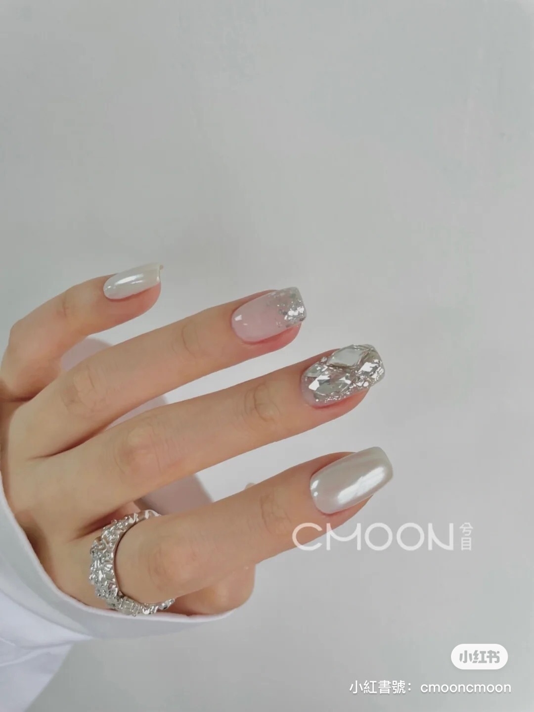 小紅書@兮目美睫美甲CMOON