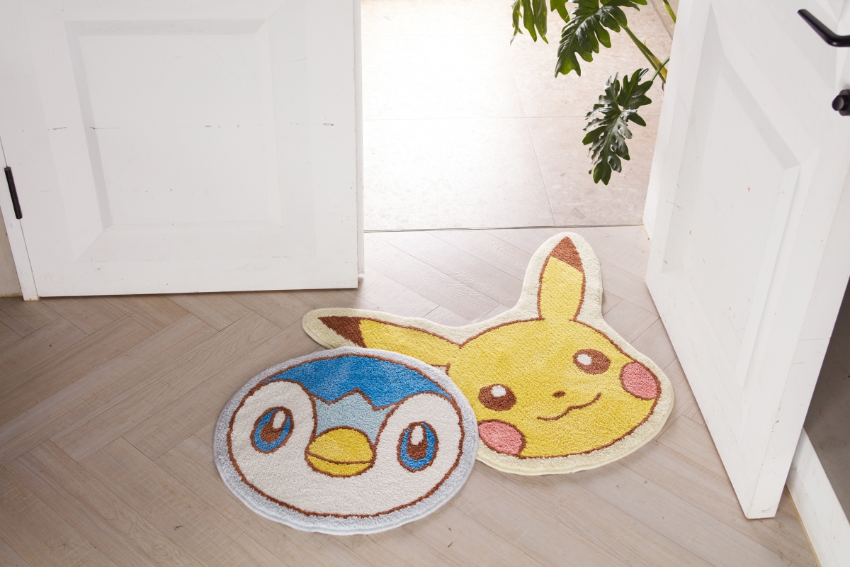 Pokémon寶可夢超細纖維造型踏墊皮卡丘899元,波加曼699元