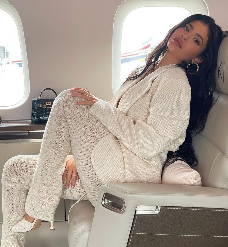 凱莉珍娜靠化妝品品牌成為美國女富豪