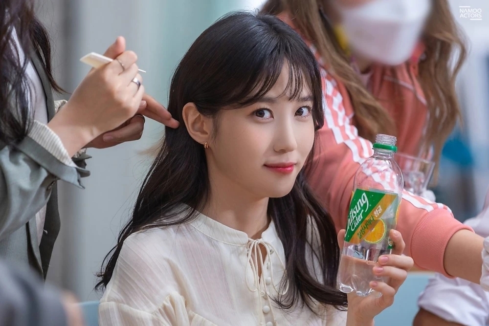 朴恩斌汽水廣告花絮照