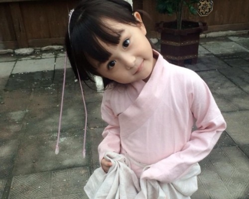 7歲時出演古裝劇的劉楚恬