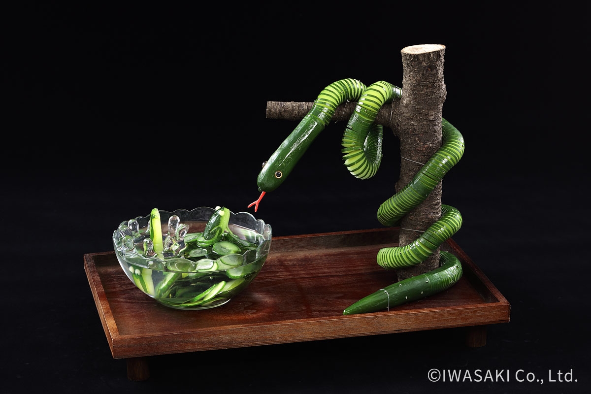 小黃瓜盯著小黃瓜