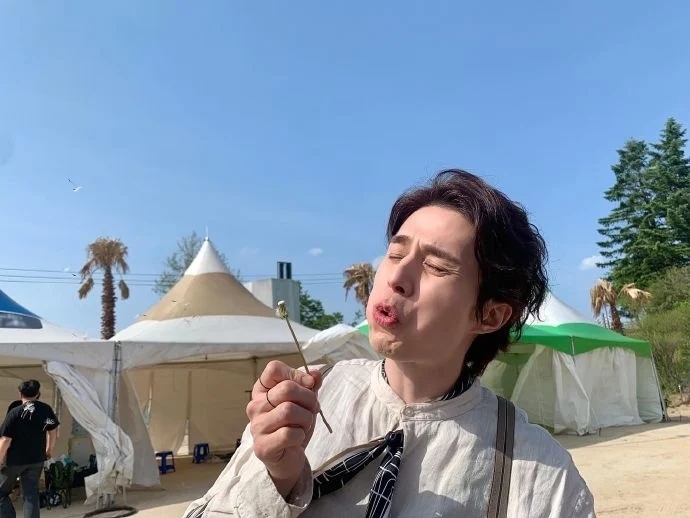 李棟旭鄭重拒絕要求其他演員的近況和照片的粉絲們