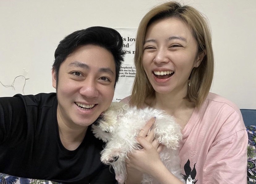 王瞳與艾成甜蜜合照