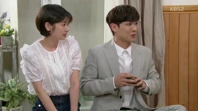 《爸爸好奇怪》