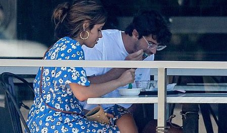 卡蜜拉新戀情曝光