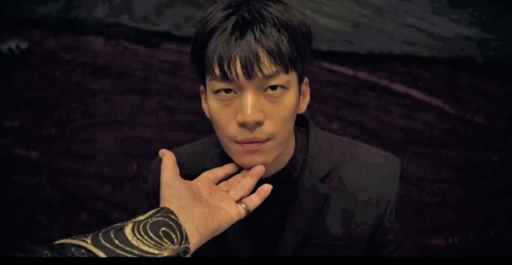 魏河俊飾演臥底黃俊昊