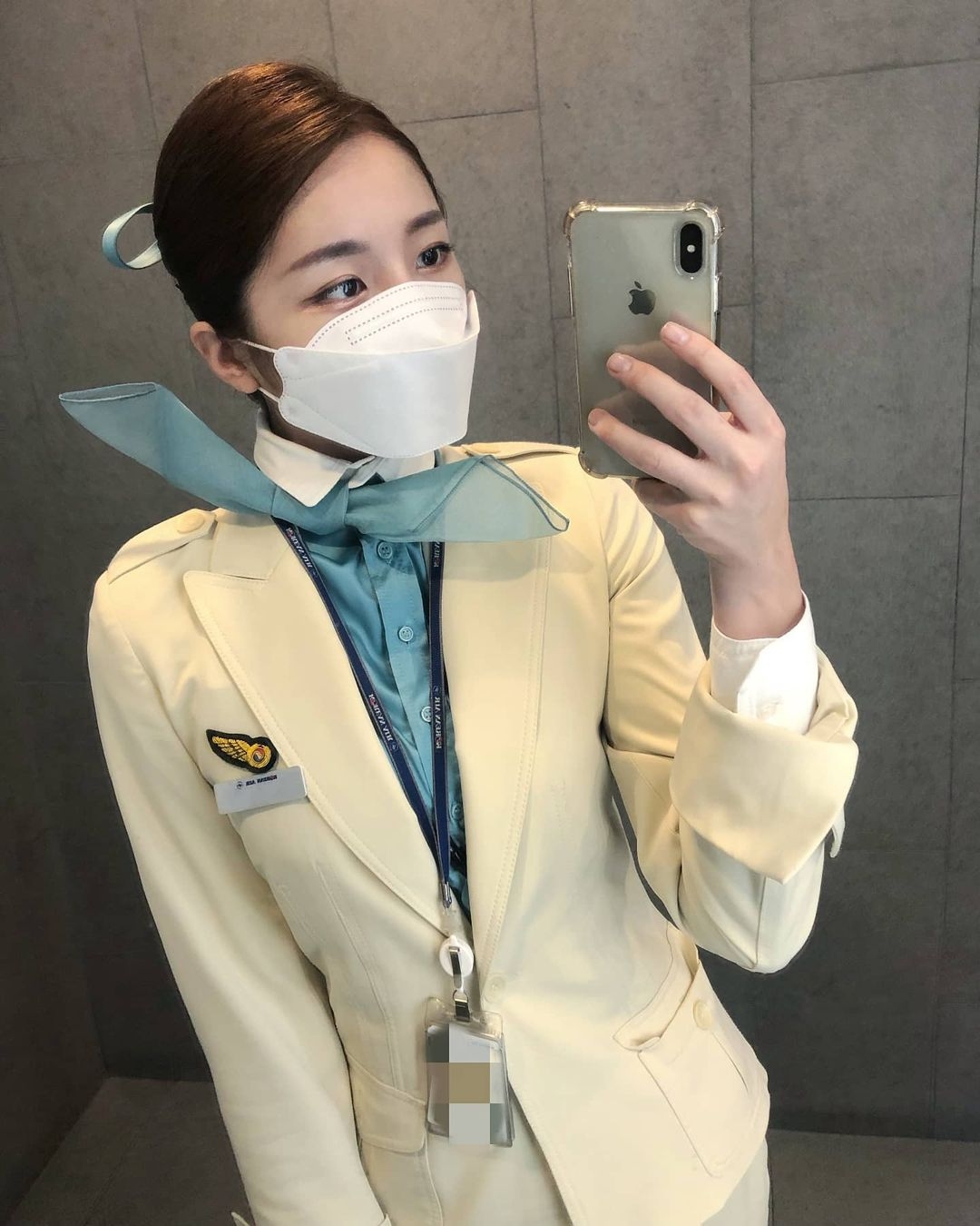 成海恩工作為空姐