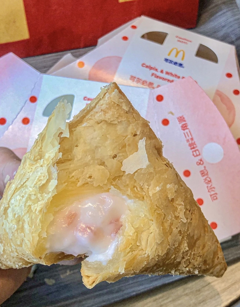 「可爾必思水蜜桃三角派」內餡