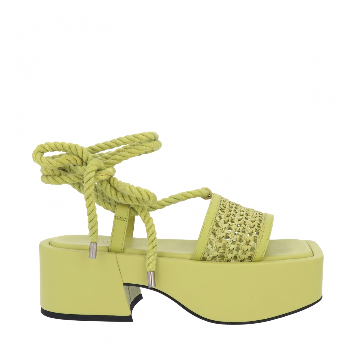 CHARLES & KEITH真皮厚底涼鞋，NT$2,690