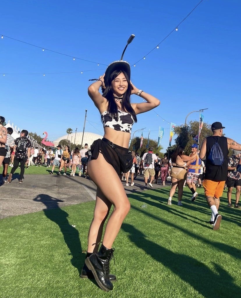 emma大秀性感腹肌