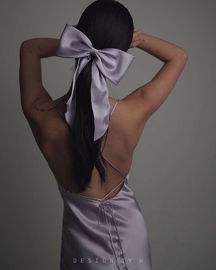 Design by H. PARISIAN CHIC 100% SILK 手工蝴蝶結髮飾，NT$1,680