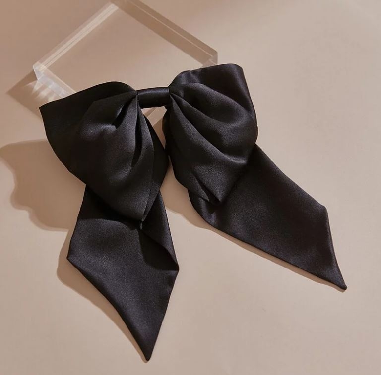 L. ERICKSON USA 經典蝴蝶結真絲髮夾〈經典黑〉，NT$4,680