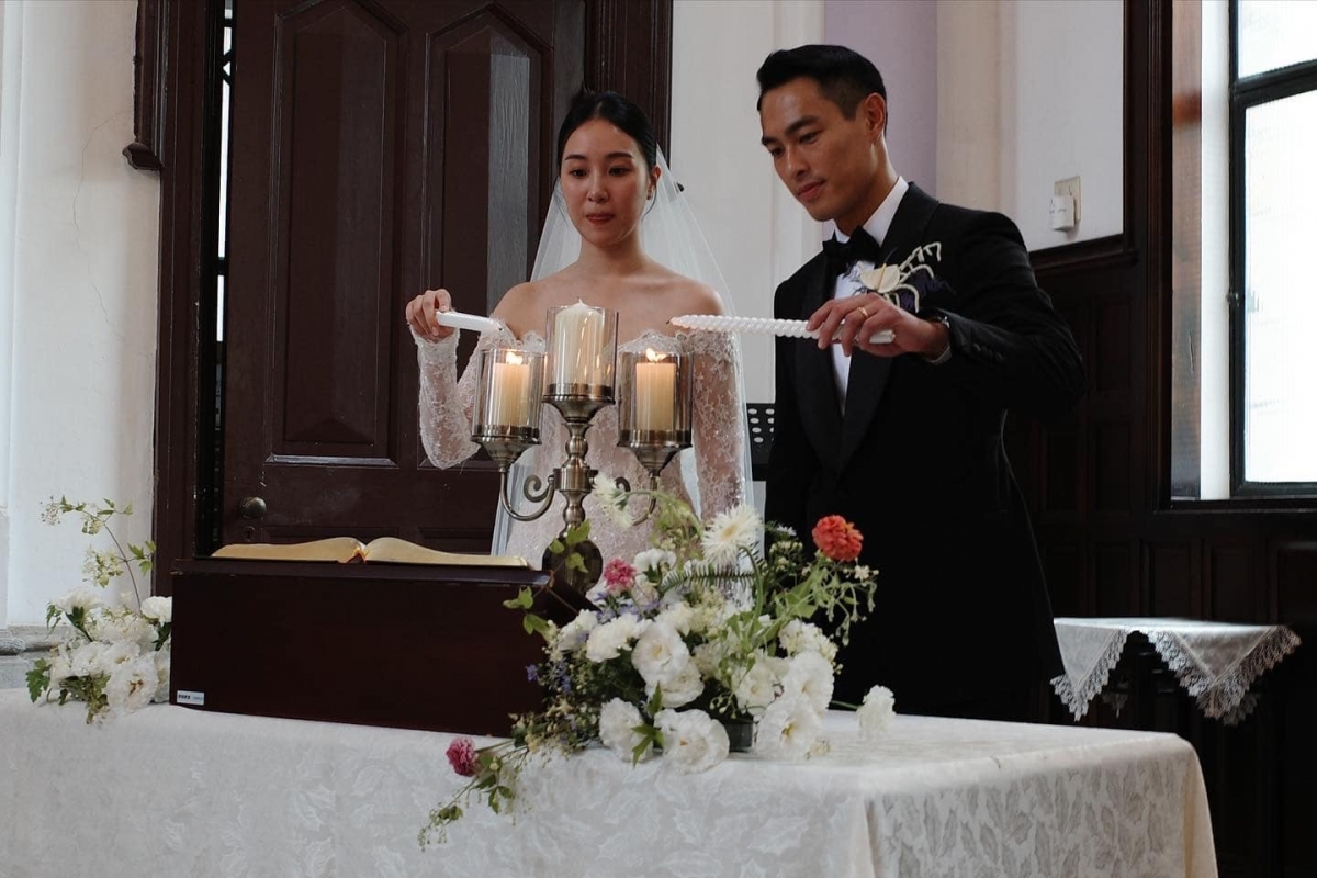 夫妻倆舉辦歡樂婚禮