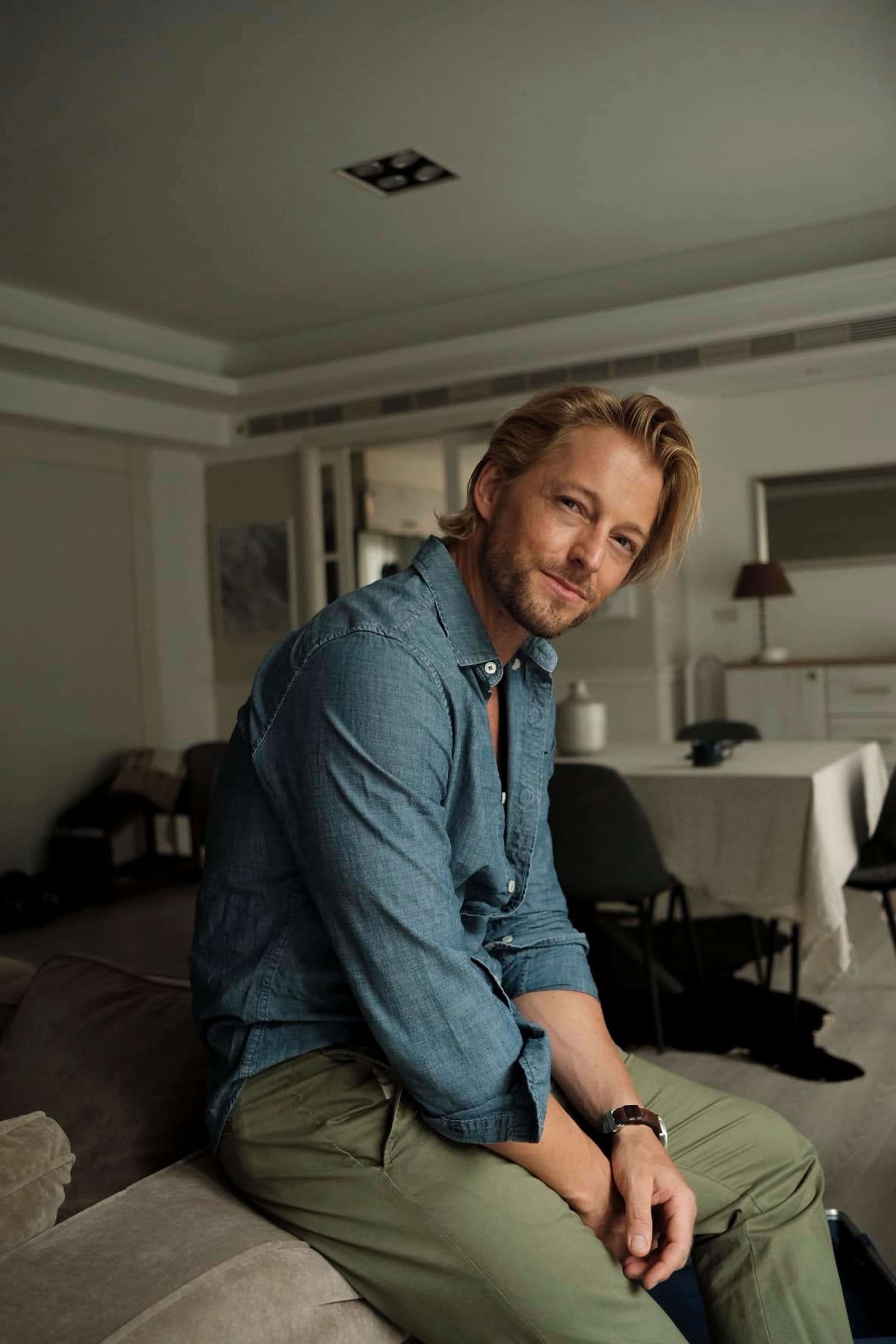 法國男星法比歐是現今知名模特兒、演員與節目主持