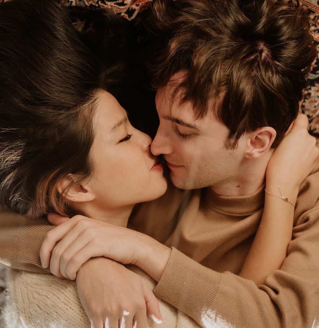 路易給予滿滿的安全感讓女友不會不安