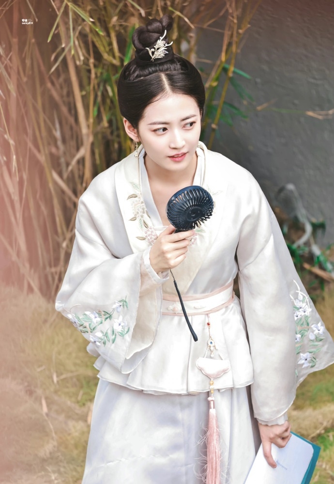陳鈺琪在《浮圖緣》飾演才人步音樓,單純美麗。