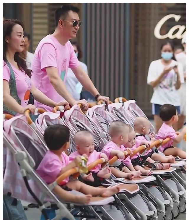 帶小孩上街超拉風