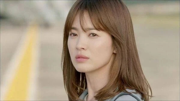 《太陽的後裔》宋慧喬飾演姜慕妍