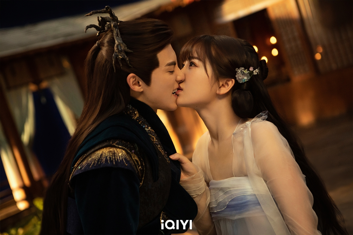 王鶴棣、虞書欣在現場醞釀情緒,感覺到了就直接親上去