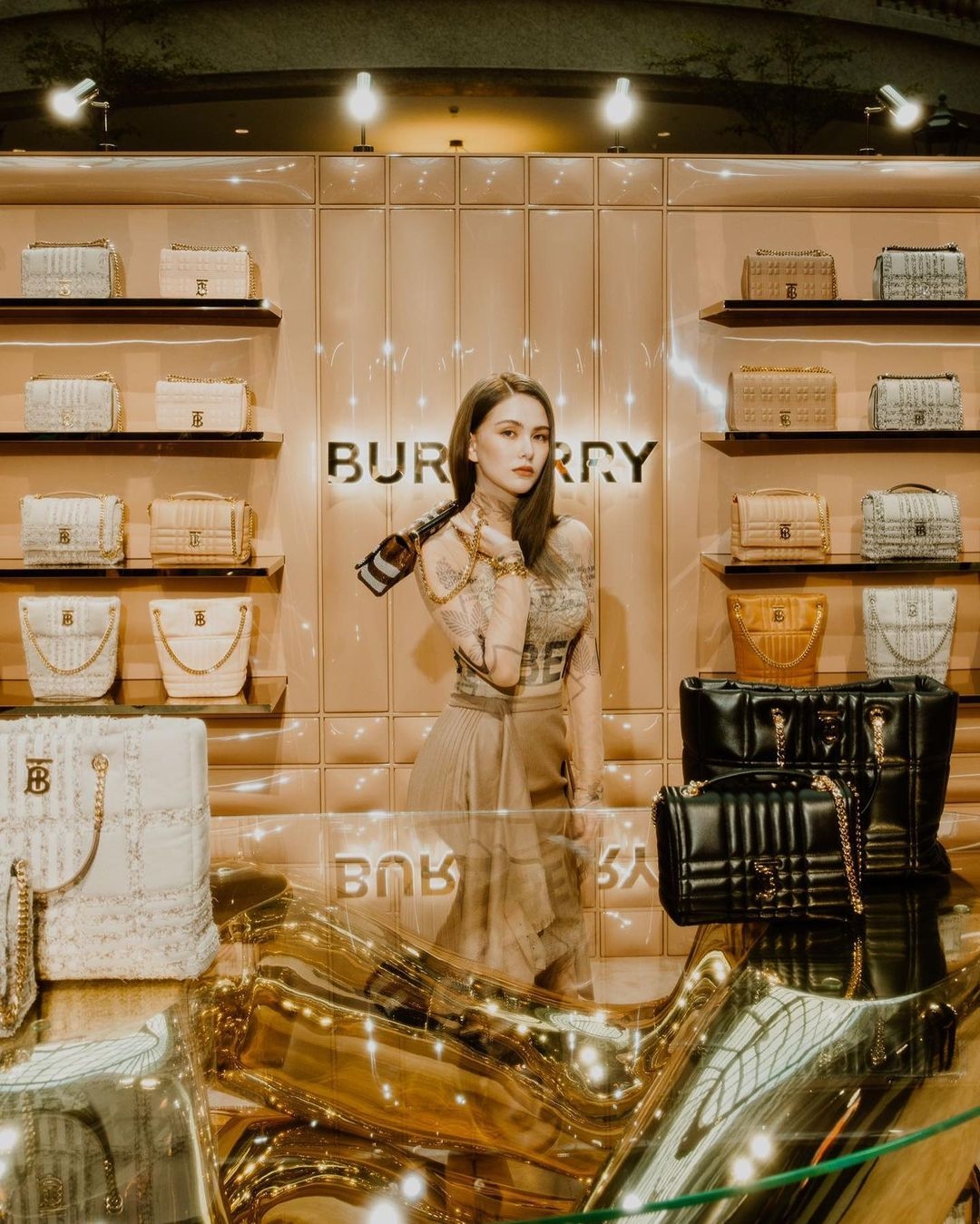 昆凌產後積極瘦身