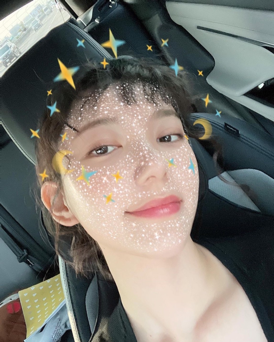 郭雪芙使用雪餅特效拍美照