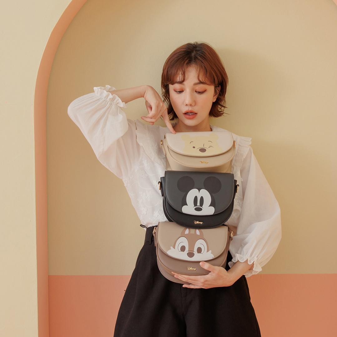 Grace Gift迪士尼大臉馬鞍包3色，NT$1199/特價NT$999