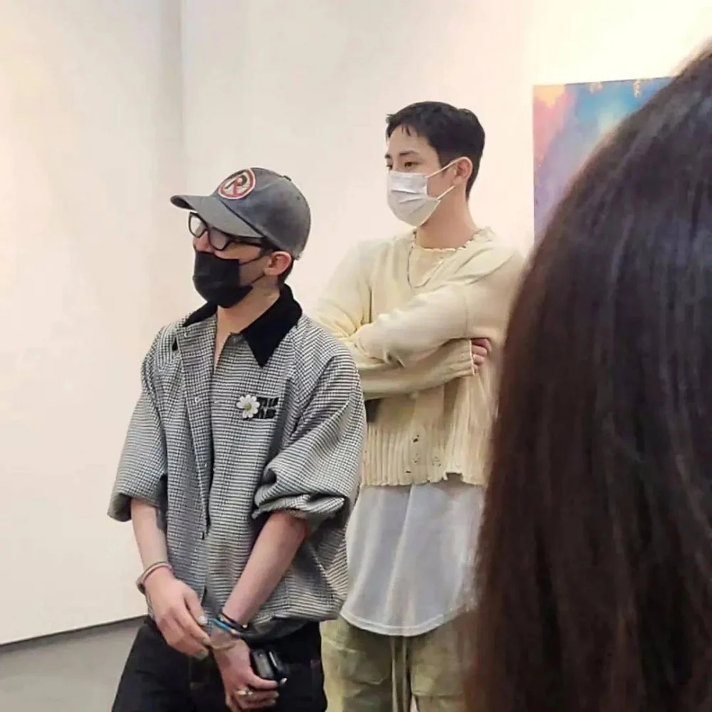 李洙赫、GD一起去看KIAF展覽